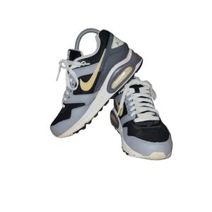 Nike Air Max Navigate Sneakers Size 7.5 Black White Yellow Swoosh